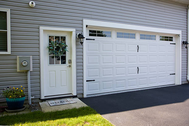 24/7 Emergency Garage Door Panel Replacement experts in Ravenna, OH